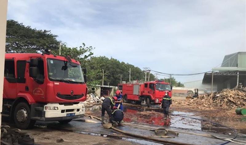 Bình Phước: Cháy tại khu chứa mùn cưa của công ty sản xuất, chế biến gỗ