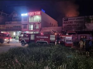 Cháy lớn tại kho hàng của công ty ở Đồng Nai Cháy lớn tại kho hàng của công ty ở Đồng Nai
